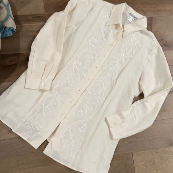 WinterSilks cream embroidery silk and linen shirt, size M but oversized - Picture 2 of 8